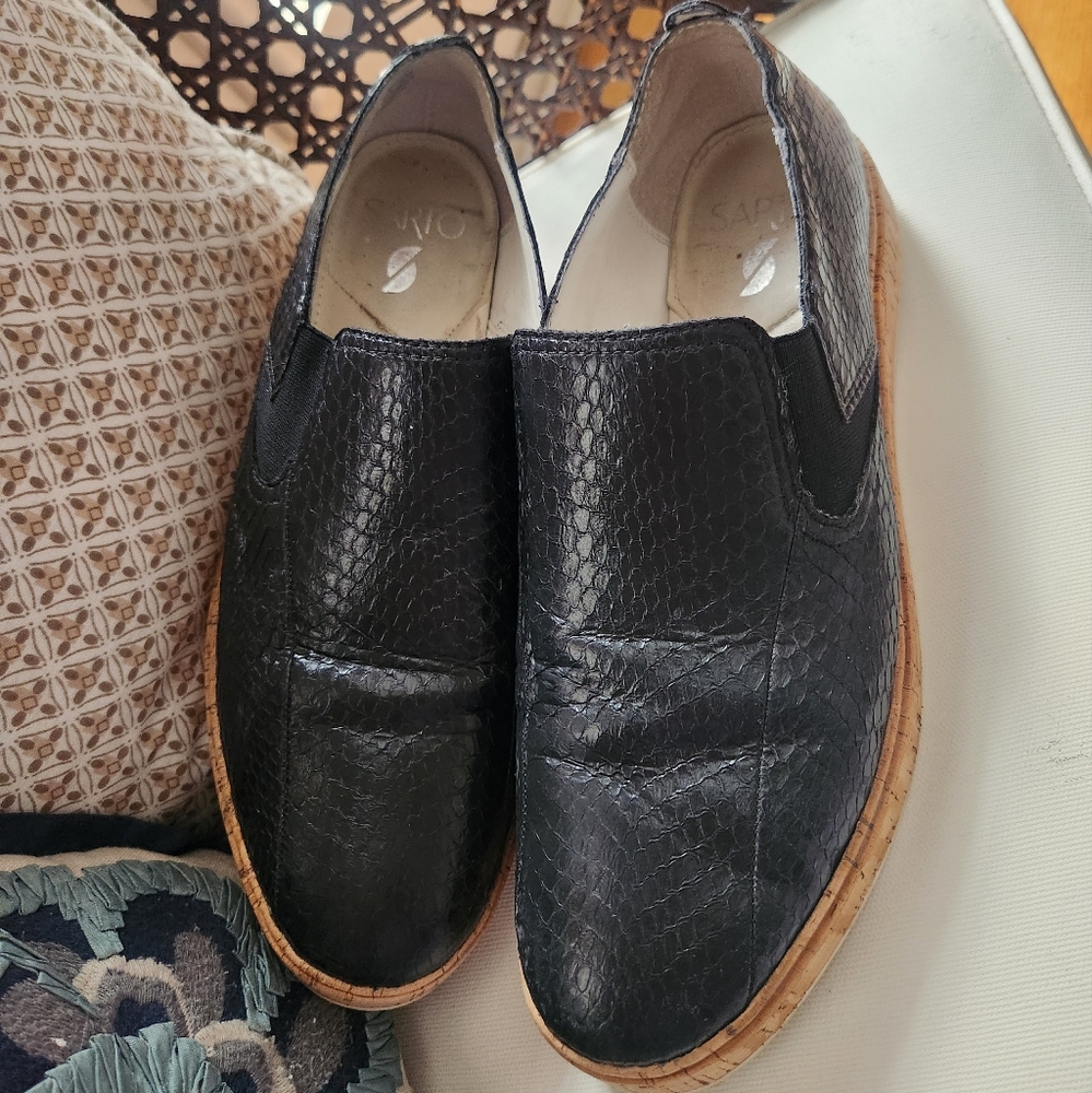 Franco Sarto Black Flats with Slip-On Design and Textured Leather